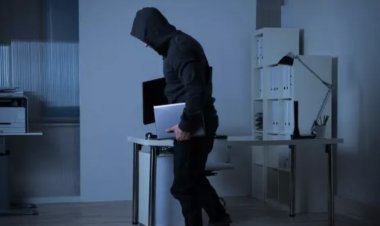 Sold 50 laptops stolen from the company, Arrested;  Know why did he become a thief; You'll get surprised by the reason