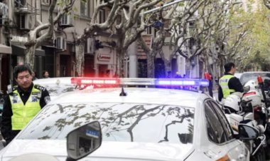 Man attacked with knife in supermarket, 3 people died and 15 injured